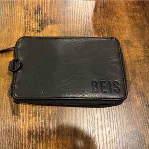 Beis Crossbody Travel Wallet